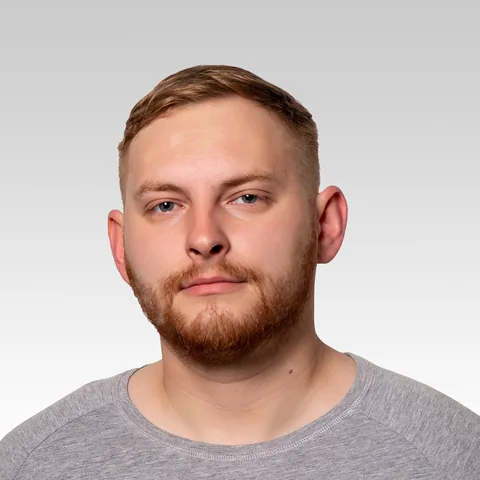 Денис Басов