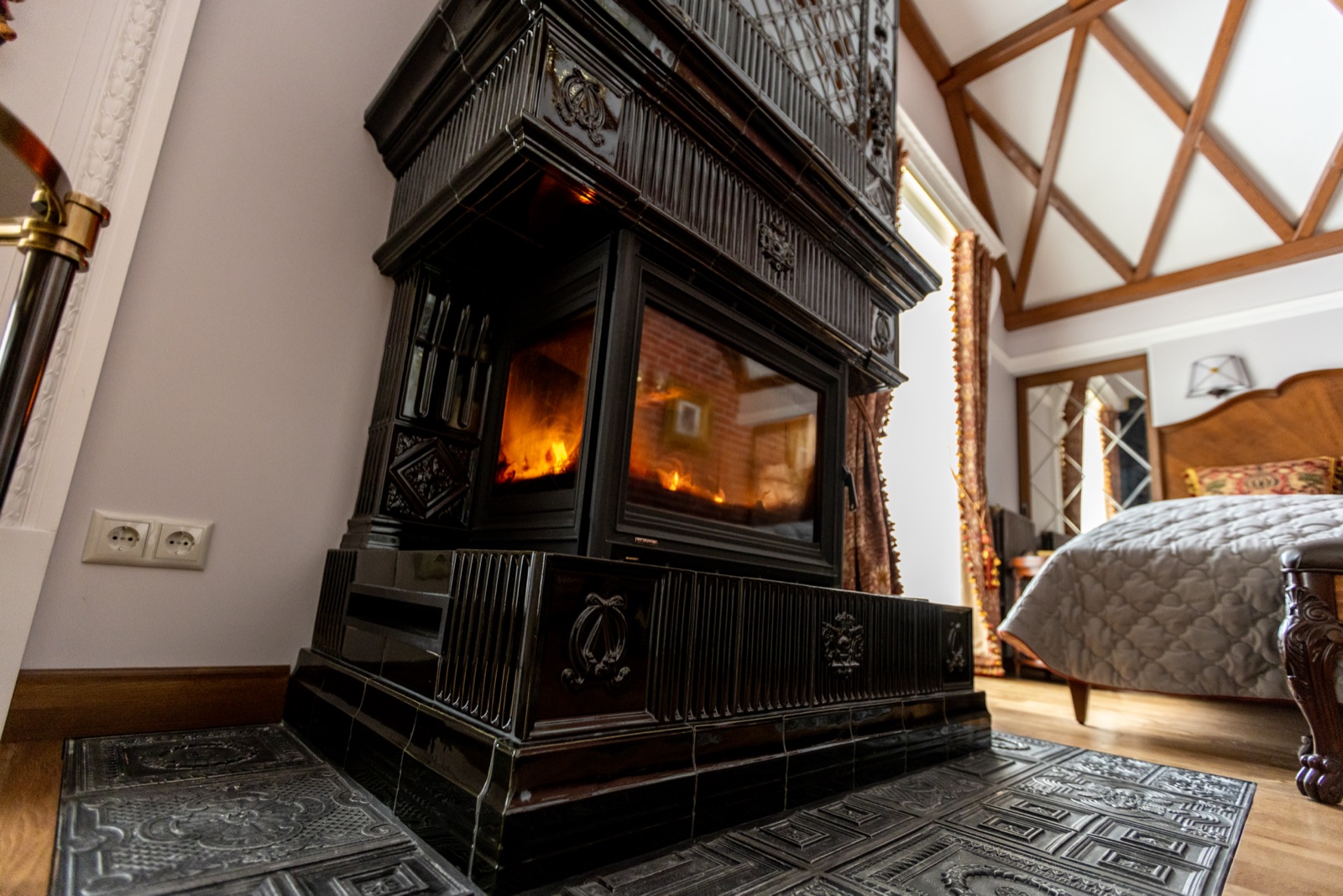 Камин Бристоль — общий вид